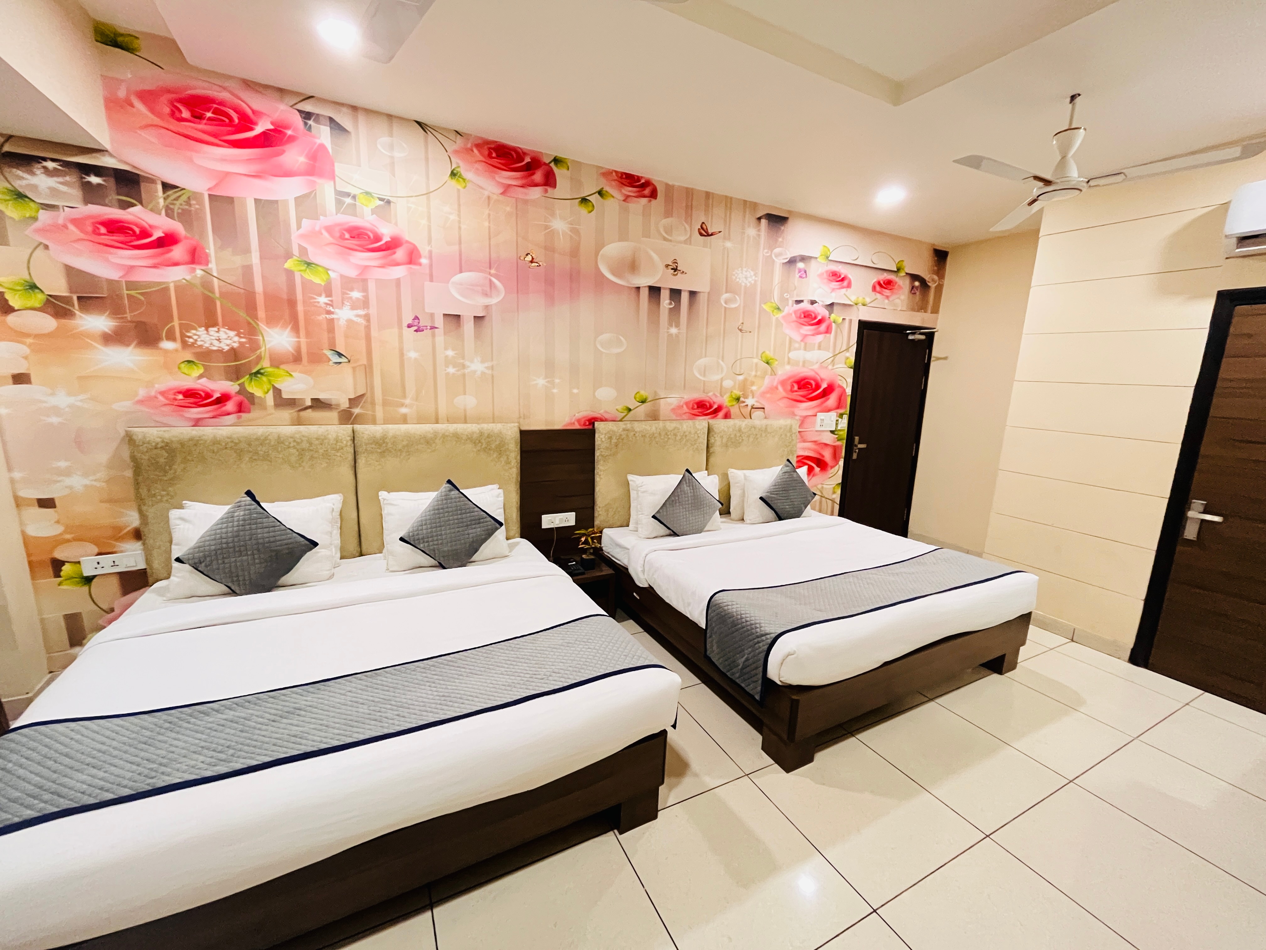 Hotel Karan Residency | 5 Mins Walk to Golden Temple - Tap to explore photos