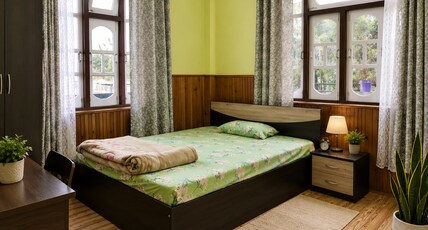 RUBY HOMESTAY AMD AIRBNB Room Type - Bedroom 1