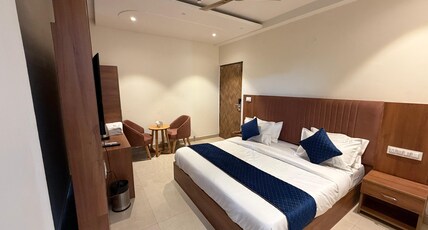 Hotel Tranquil Room Type - Premium Room with City View