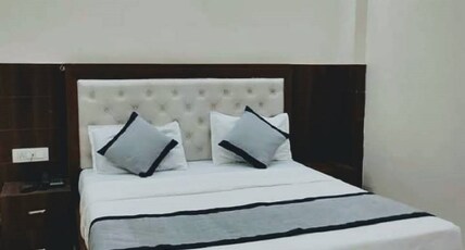 Hotel Ameya, Kurukshetra Room Type - Deluxe Room with free Wifi