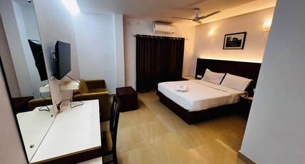 Holiday Park Thalassery Room Type - Deluxe Room