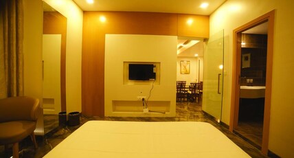 ALEXANDER LUXURY HOTEL Room Type - Supreme Suite