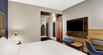 Tru by Hilton Idaho Falls Room Type - 1 KING BED