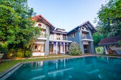 Hibiscus Earth Private Pool Villa, A CGH Earth SAHA Experience