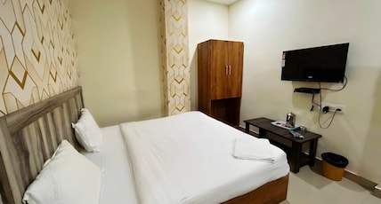 Hotel ARRAJ Room Type - Standard Room (Non-AC) Hotel ARRAJ Room Type - Standard Room (Non-AC)