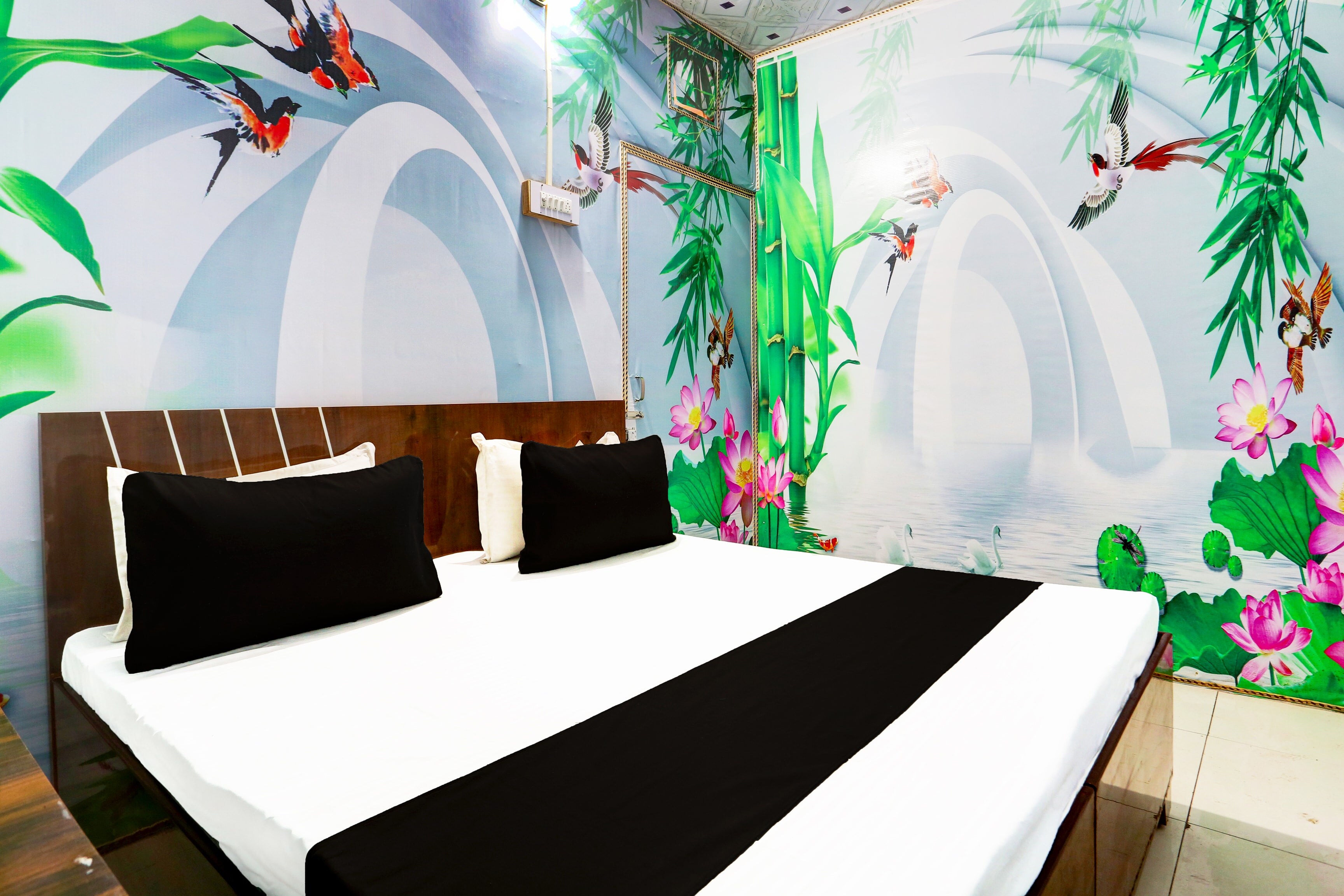 OYO 831375 Blue Star Hotel Jind - Tap to explore photos