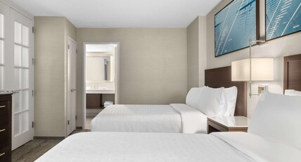 Hampton Inn & Suites by Hilton Downers Grove Chicago Room Type - 2 DOUBLE BEDS TWO ROOM STE