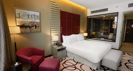 Crowne Plaza Riyadh RDC Hotel & Convention, an IHG Hotel Room Type - Standard Room