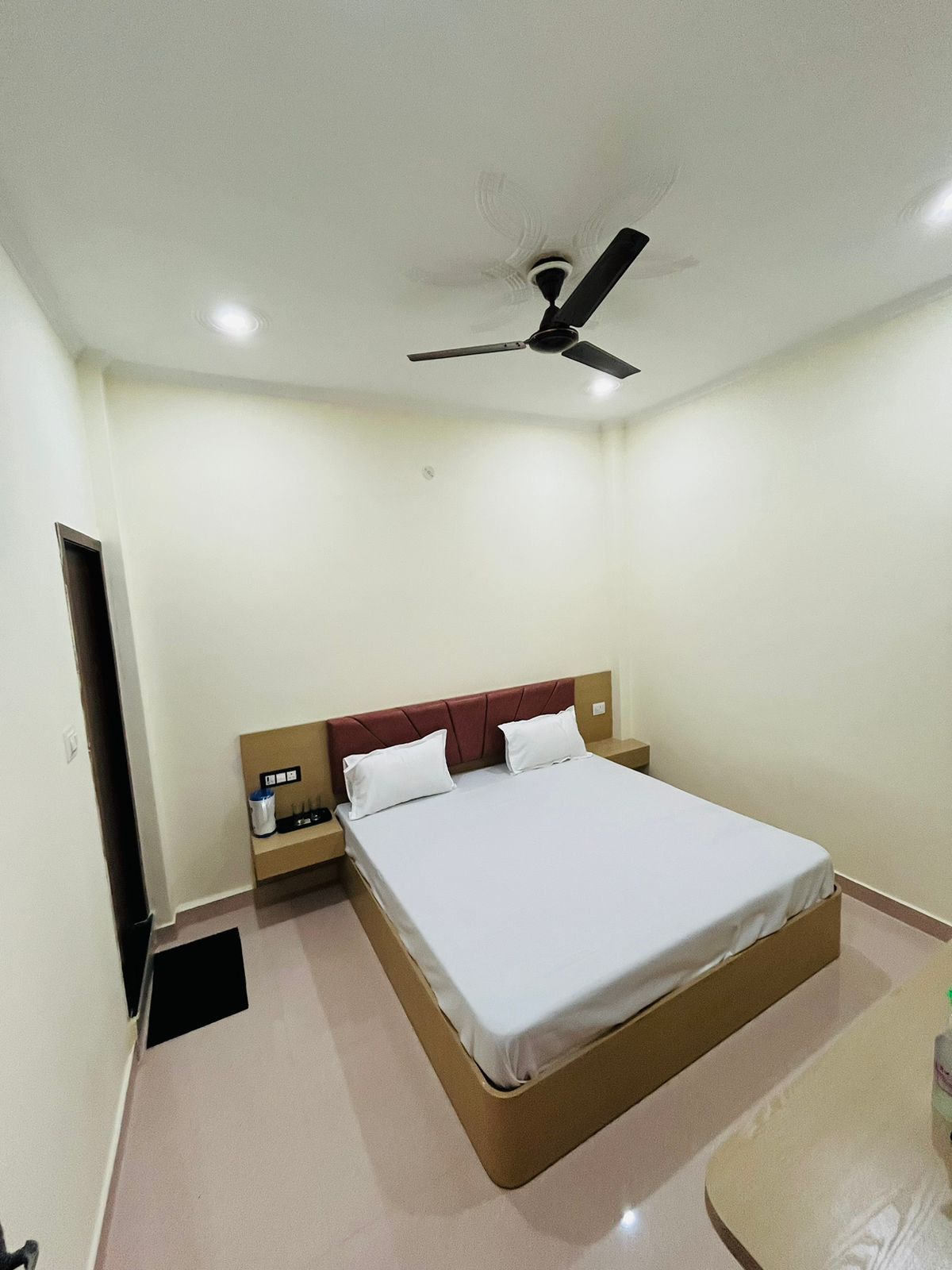 House of river view - Tap to explore photos