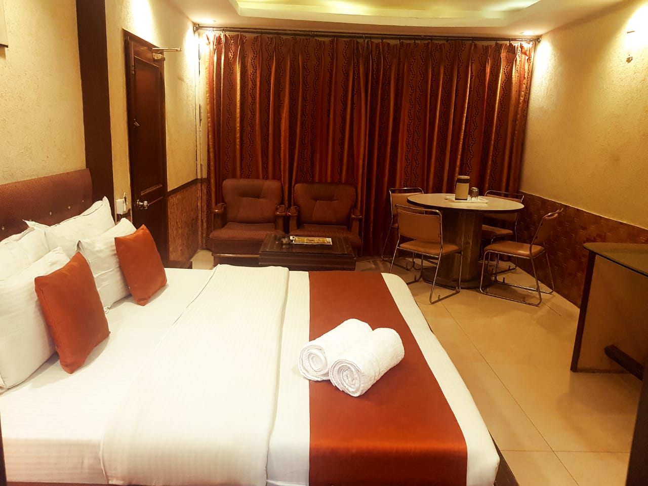 White Tree - Tap to explore photos