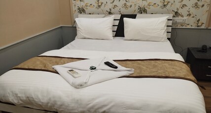 Hotel 4  Seasons Room Type - Economy Room