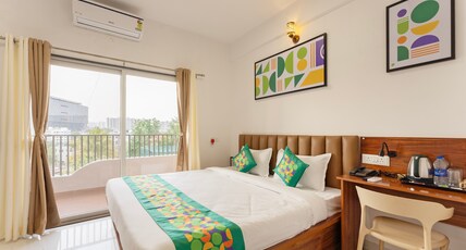 Treebo Lime Light Room Type - Deluxe Family Room with Balcony