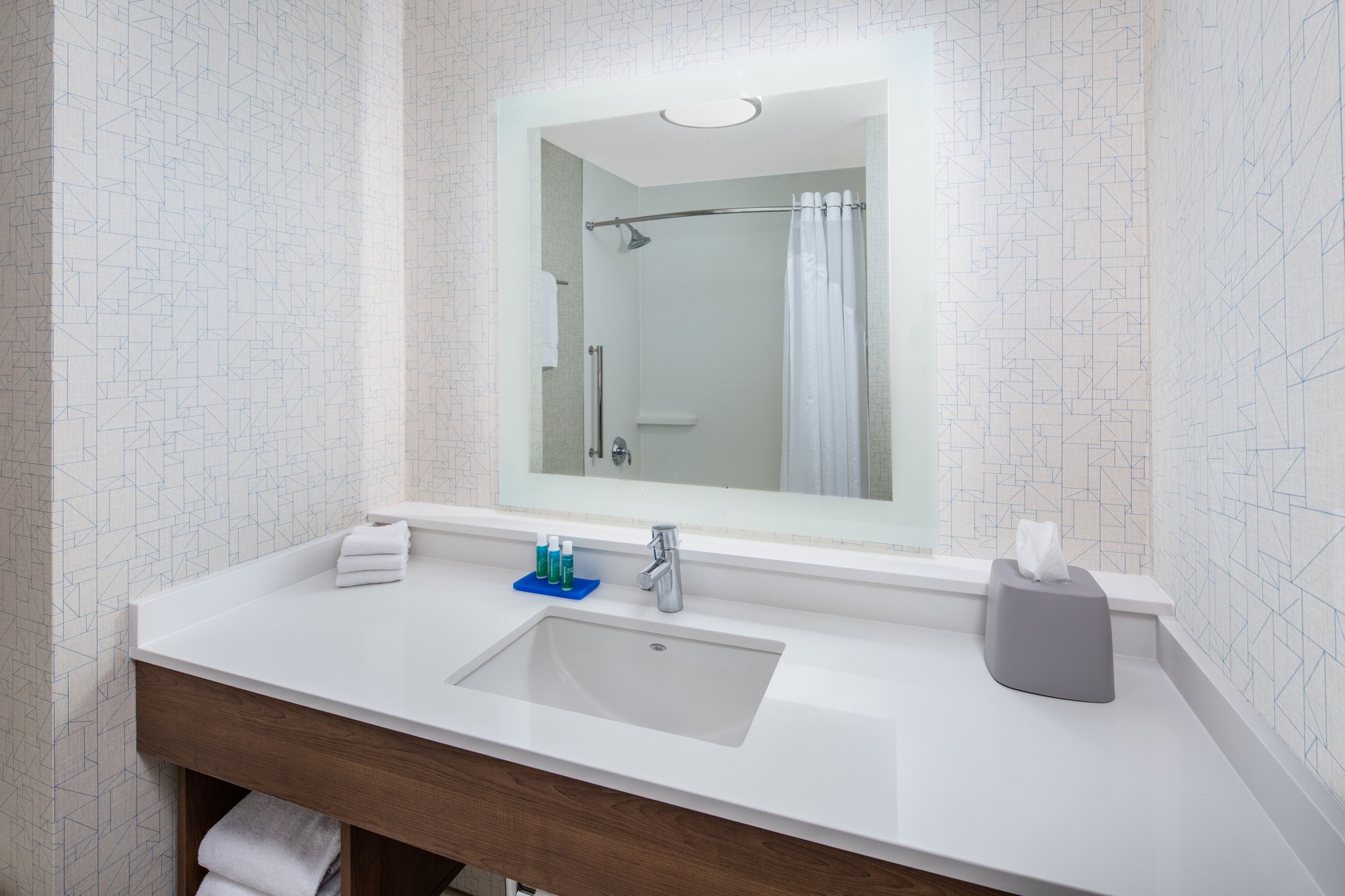 Holiday Inn Express Ontario - Tap to explore photos