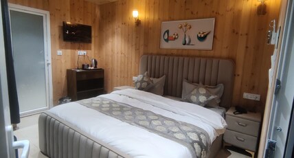 Shiku Glamping Stays Room Type - Deluxe Room Pine Cottage
