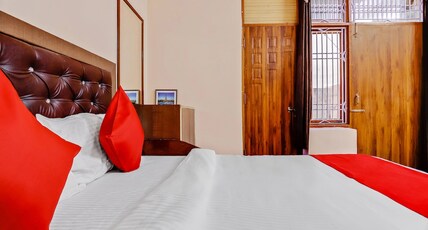 JK HOTEL Room Type - CLASSIC 2X , SAVER DOUBLR X , SINGLE SAVER