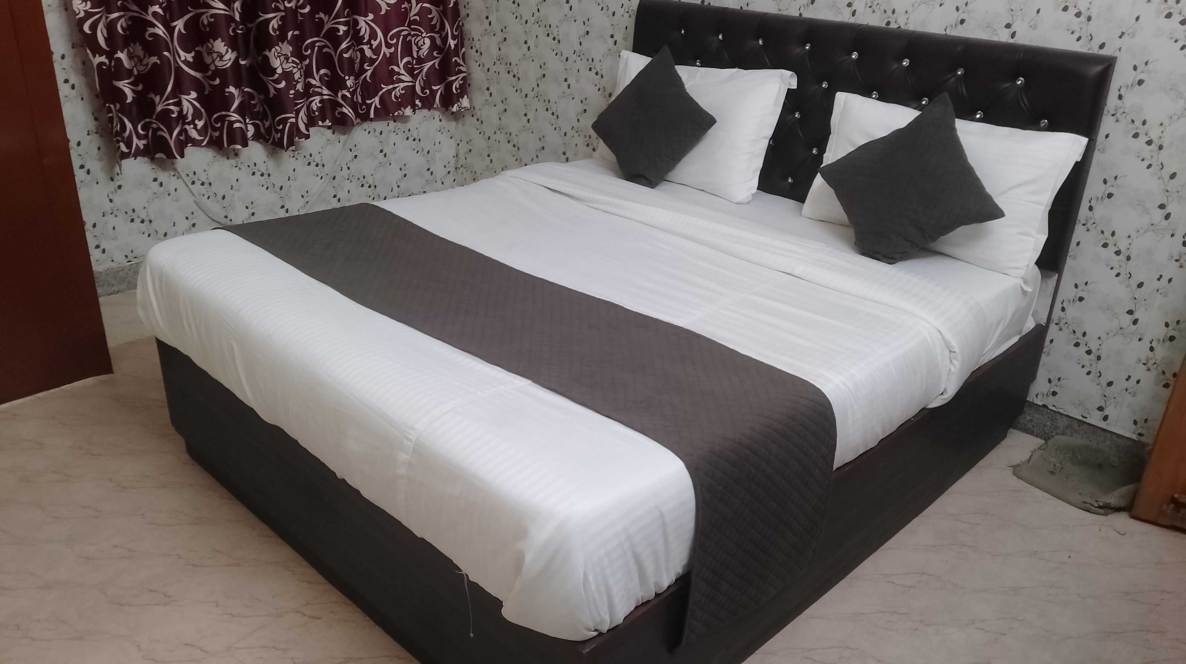 Hotel O HEAVEN HOME STAY - Tap to explore photos