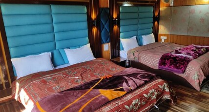 Hotel Khaleel Palace Gulmarg Room Type - Family Suite Room - Centrally Heated Hotel Khaleel Palace Gulmarg Room Type - Family Suite Room - Centrally Heated
