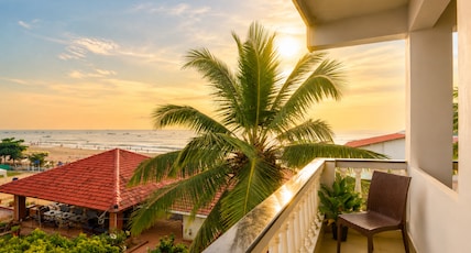 Hotel Salty Waves Baga Room Type - Deluxe Room With Sea View Hotel Salty Waves Baga Room Type - Deluxe Room With Sea View