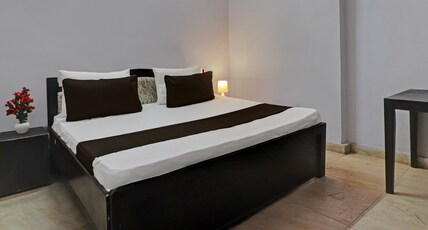 OYO 822781 Royal Paradise Room Type - Classic