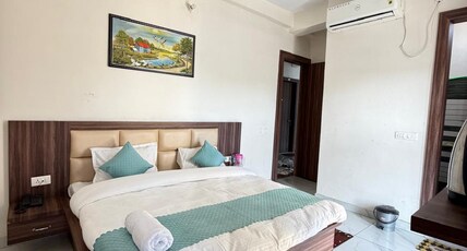 Hotel Lucky Room Type - Deluxe Room