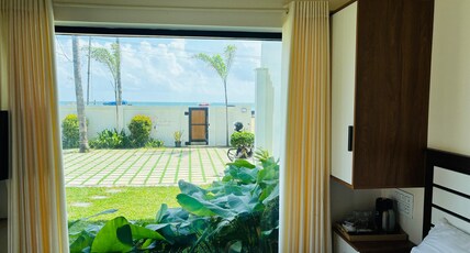 Laguna Blu Beach Villa Room Type - Deluxe Double Room - Sea View