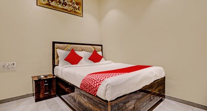 Hotel O NK Grand Room Type - Classic
