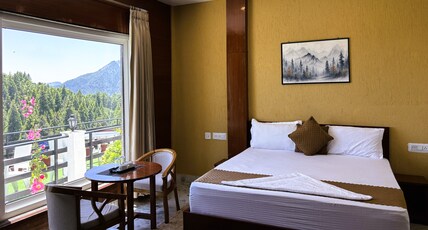 Kanatal Pinnacle House Room Type - Deluxe Room with Balcony and Himalayan View