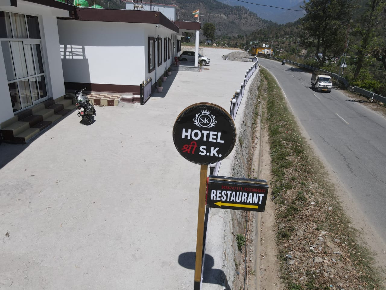 Hotel shri s.k - Tap to explore photos