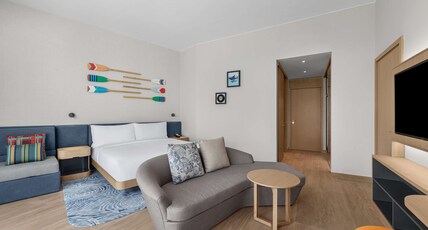 Hampton by Hilton Marjan Island Room Type - KING FAMILY BREEZE RM-VIEW
