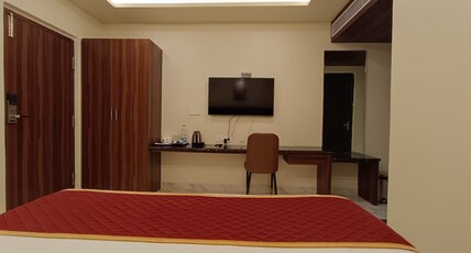 Hotel Royal Inn Room Type - Deluxe Room
