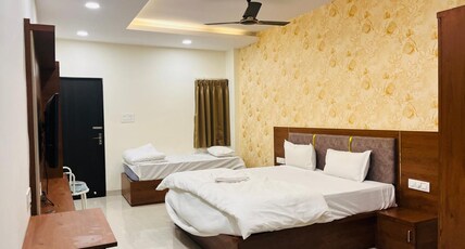 Hotel Shree Hari Room Type - Family Triple Room (1 Double + 1 Single Bed)