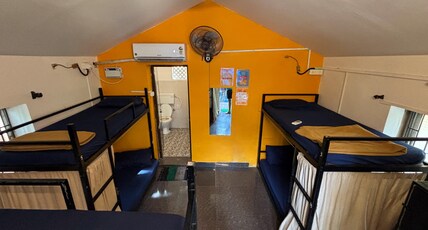 Mandala House Party Hostel Room Type - 6 Bed Female Dormitory Room with AC