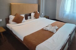 Hotel Sakura Mountain View | 5 mins from Darjeeling Railway Station