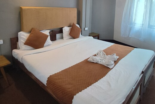 Hotel Sakura Mountain View | 5 mins from Darjeeling Railway Station