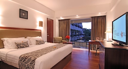 Kuta Paradiso Hotel Room Type - Deluxe Pool View Kuta Paradiso Hotel Room Type - Deluxe Pool View