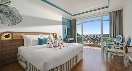 Paracel Beach Hotel Da Nang Room Type - Suite Double Room Ocean View with Balcony