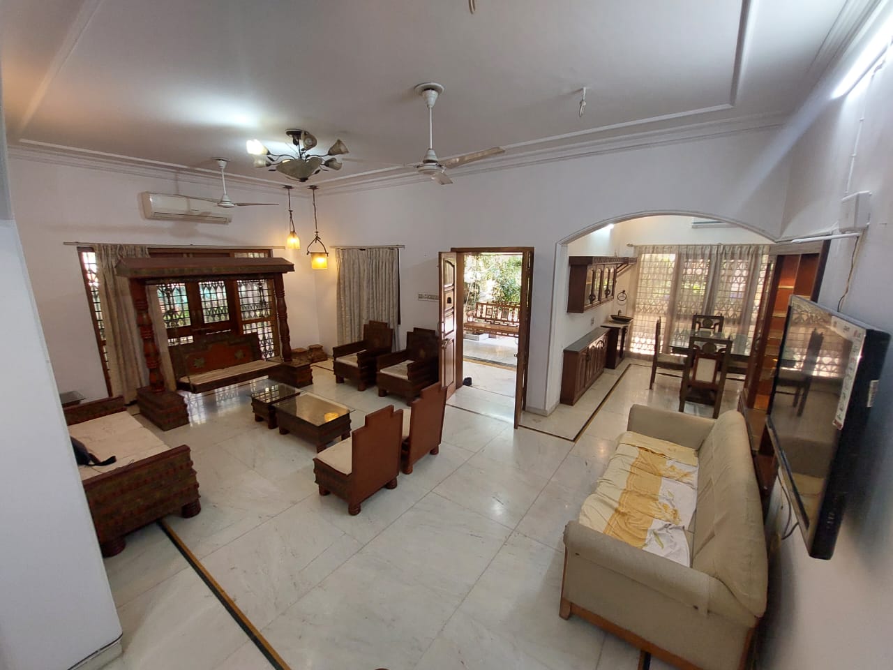 Parkwood Homestay Gandhinagar - Tap to explore photos