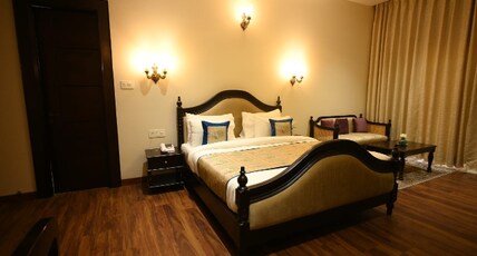 Dharm Resort Room Type - Suite Ganges Executive