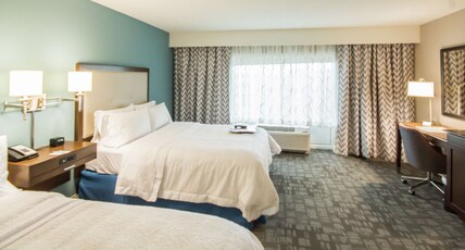 Hampton Inn & Suites by Hilton Orlando At SeaWorld Room Type - 2 QNS MICROWV FRIDGE NS