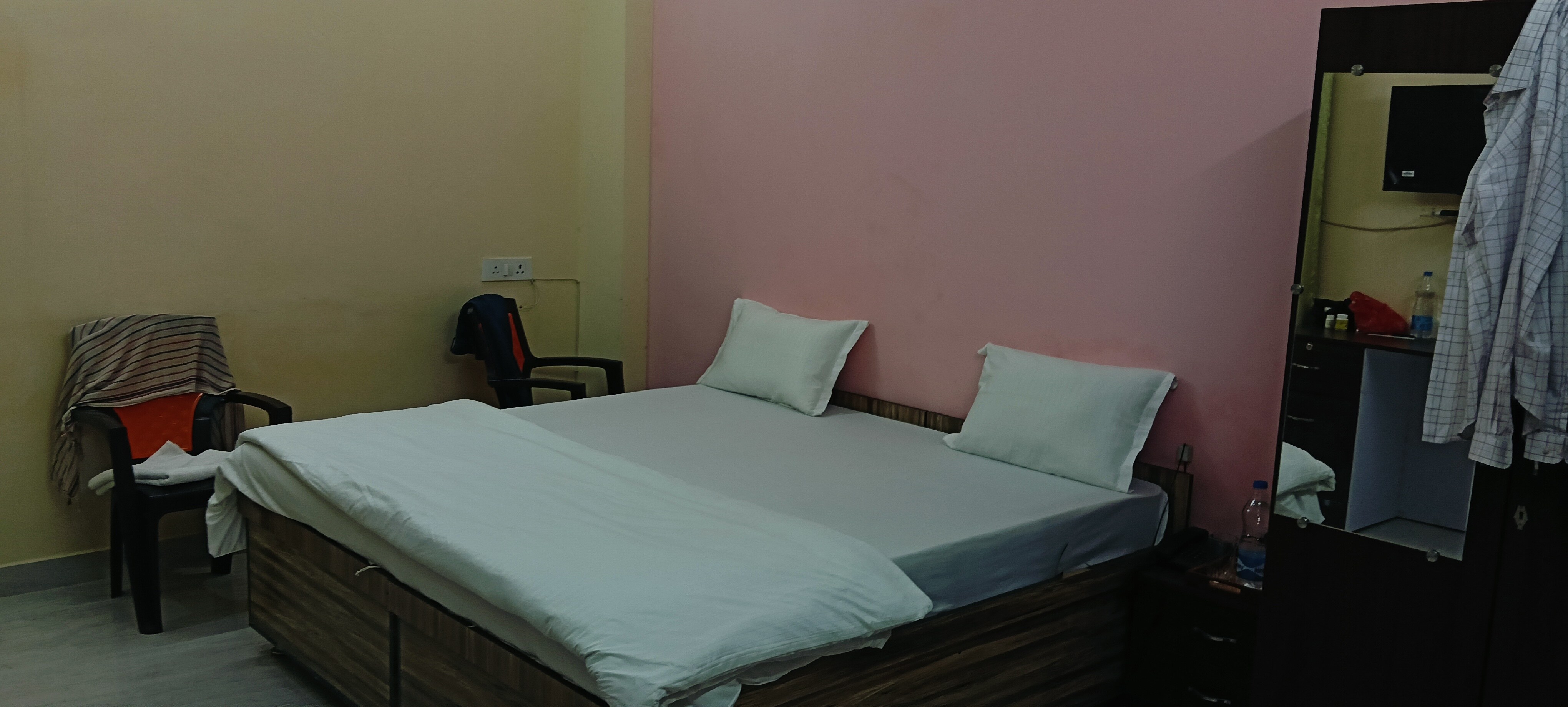 Nidhi Home Stay - Tap to explore photos