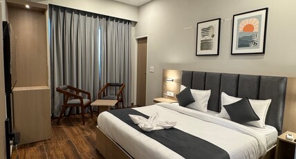 Hotel The Merc Room Type - Premium Room with City View