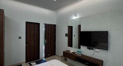 Tatvam Resort Room Type - Deluxe King Bed