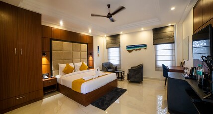 HUE GUH The Porto Candolim Room Type - Luxury Room