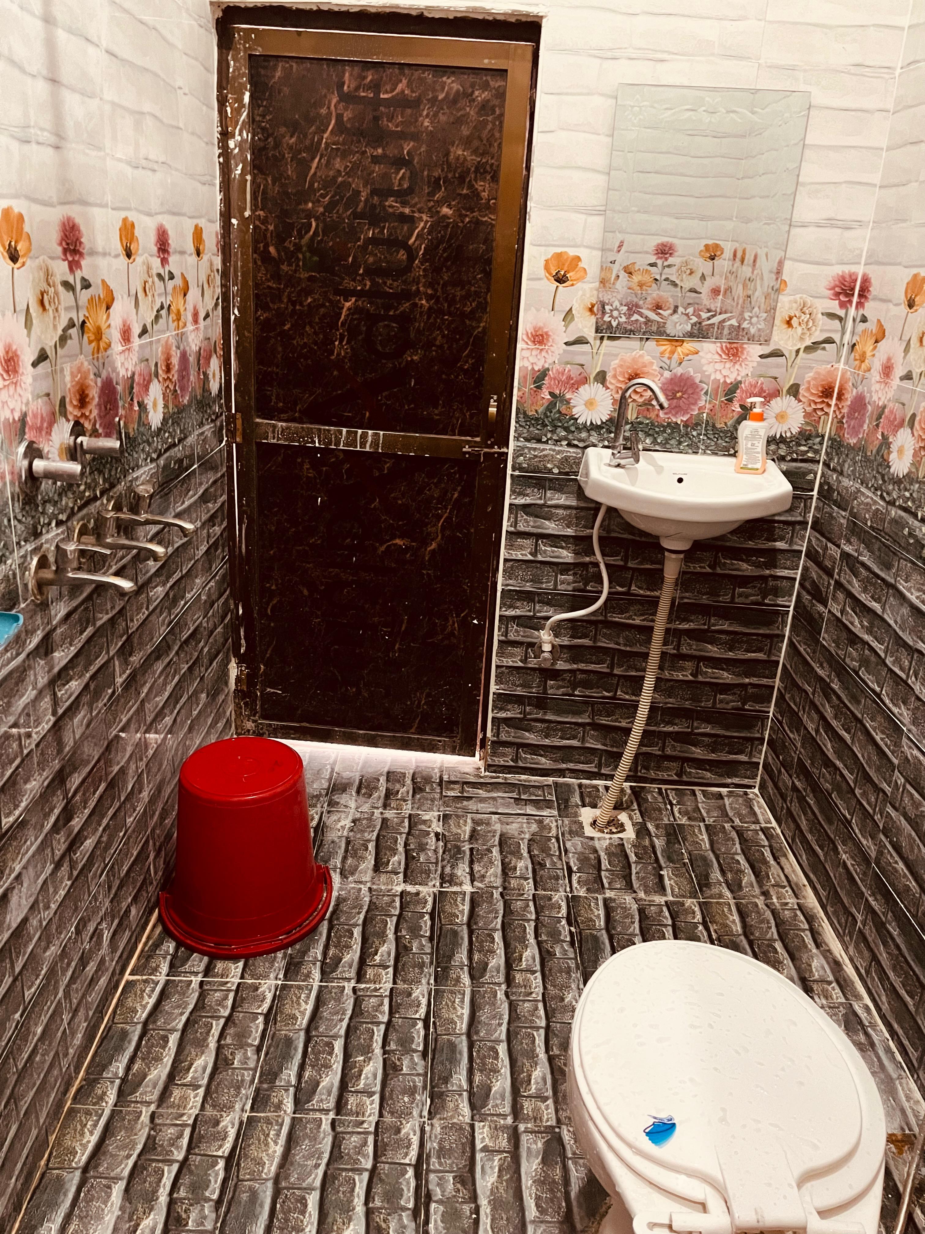 Ayodhya inn Homestay - Tap to explore photos