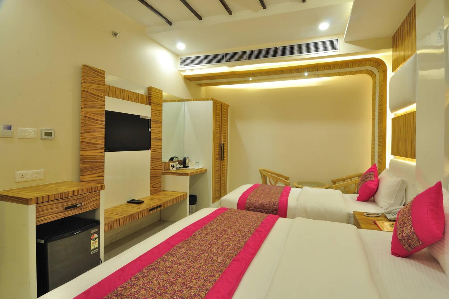 Hotel Aman Continental @ Paharganj - Tap to explore photos