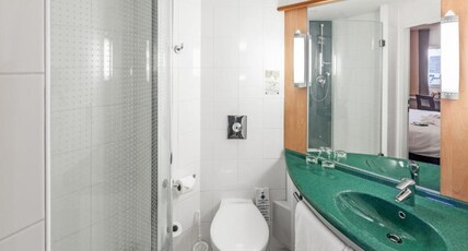 ibis Praha Old Town Room Type - Room with 1 double bed equipped with the newbedding ibis Praha Old Town Room Type - Room with 1 double bed equipped with the newbedding