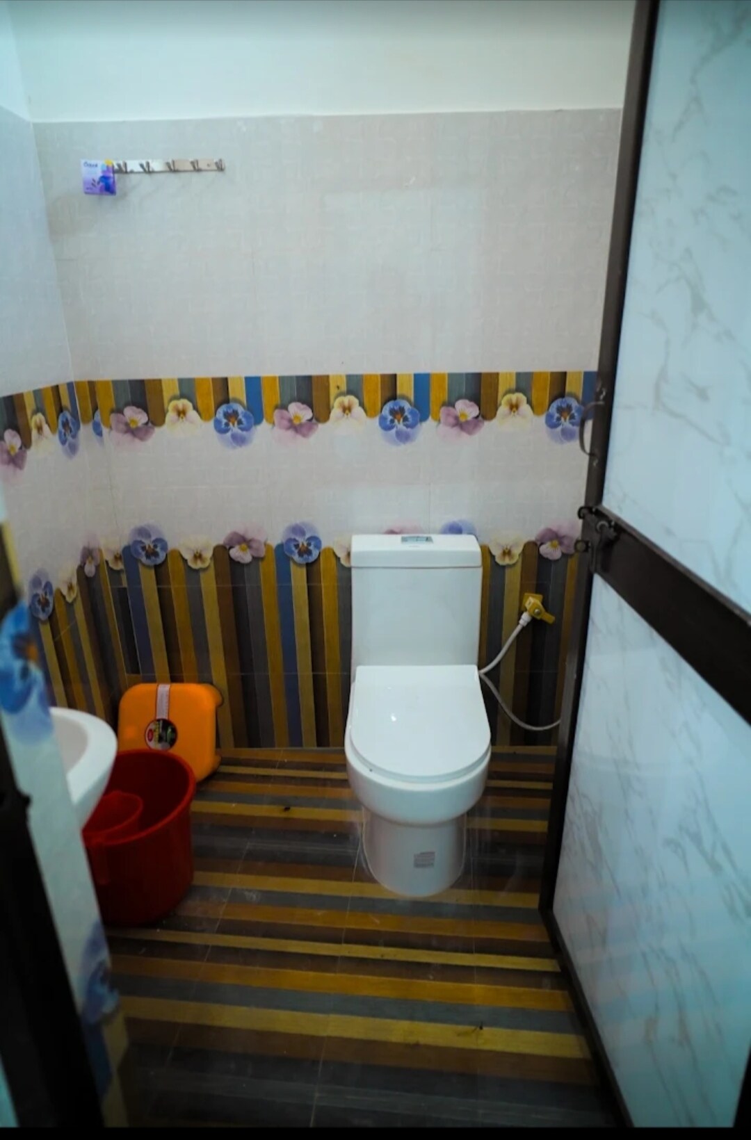 Rishi Residency & Homestay Ayodhya. - Tap to explore photos
