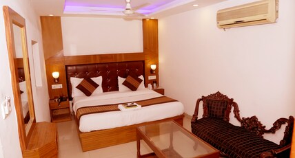 Hotel Vishal Room Type - Deluxe AC Room with Free WiFi
