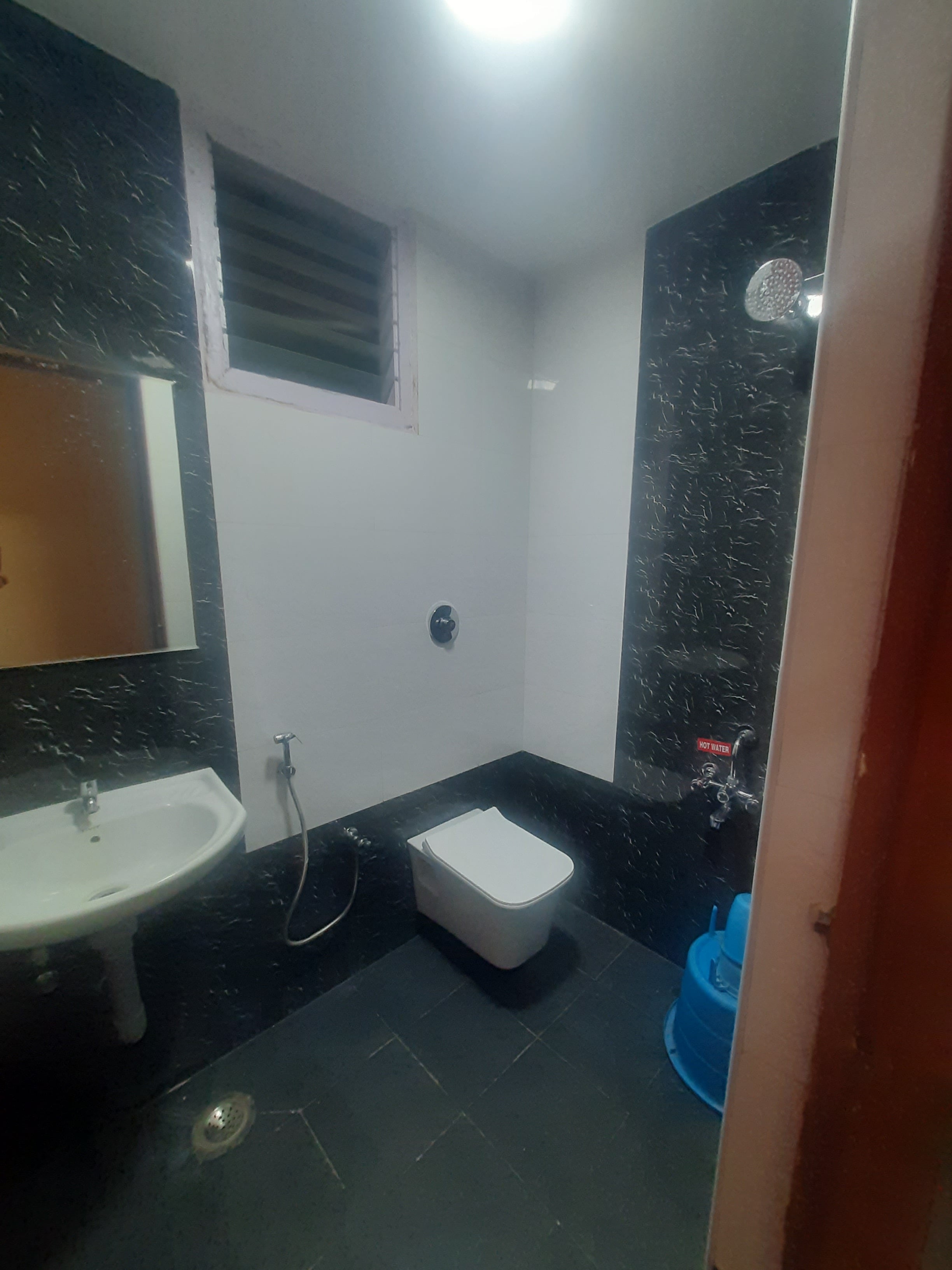 hotel sky park - Tap to explore photos