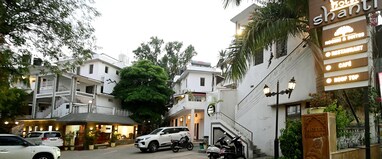 Hotel Shanti ,Mount abu ( 550 meters from Nakki lake )